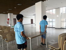 服务风采录 四川省高职院校移动互联与人工智能大赛中的“人工搬运”志愿者